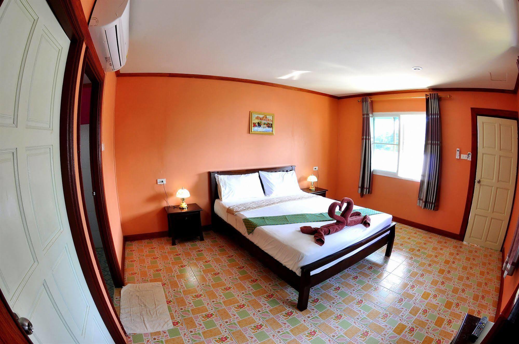 Phi Phi Sand Sea House Экстерьер фото
